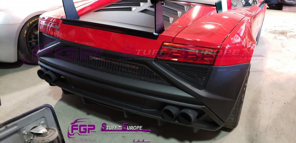 Squadra Corse Rear bumper & Diffuser set for Lamborghini Gallardo