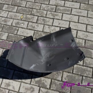OEM Original Lamborghini Gallardo front right wheel arch ( rear portion ) 400821192
